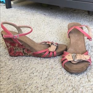 Summer wedges